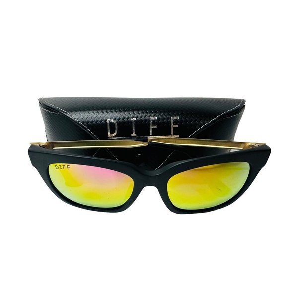 Diff Eyewear Sunglasses Bella Polarized MB-PK10  Handmade Acetate W/ Black Case Diff Eyewear Bella Black Frame Ice Blue Polarized Lens  main image 2